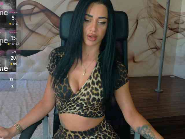NaomiScarlett webcam