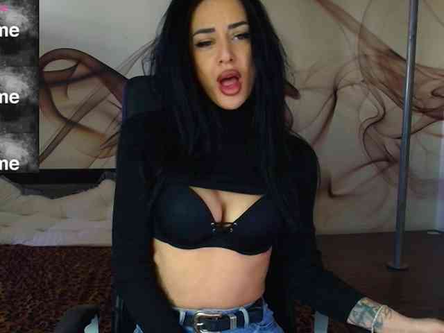 NaomiScarlett webcam