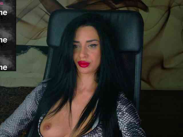 NaomiScarlett webcam