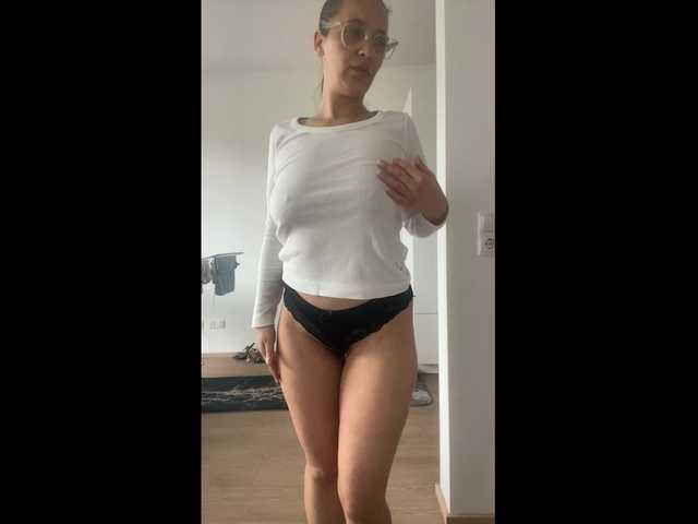 Melisa17's BongaCams show and profile