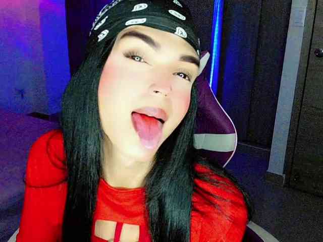 ViolettaGold Live Webcam on BongaCams