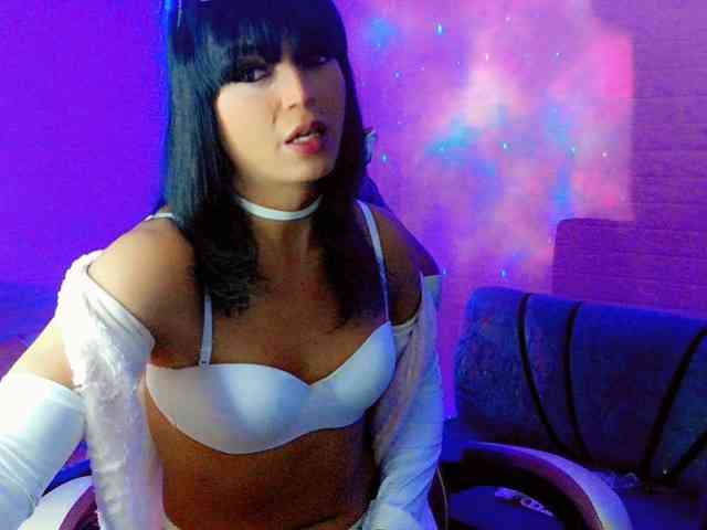 ViolettaGold Live Webcam on BongaCams