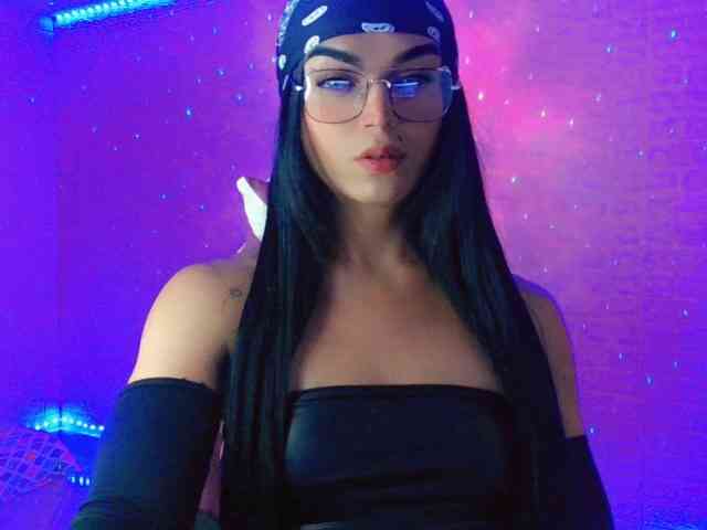 ViolettaGold Live Webcam on BongaCams