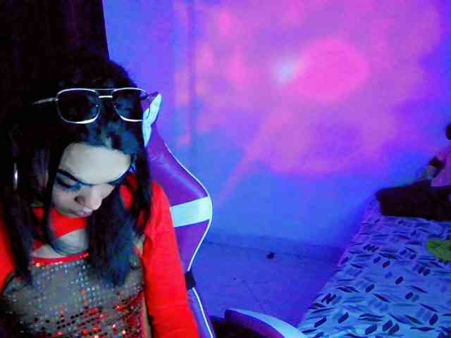 ViolettaGold Live Webcam on BongaCams