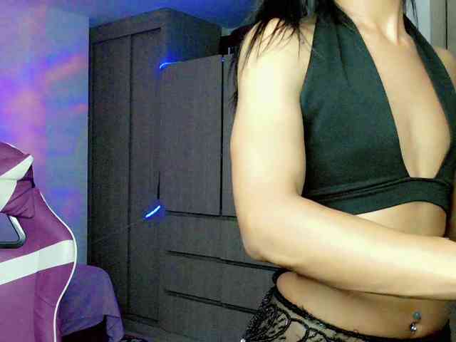 ViolettaGold Live Webcam on BongaCams