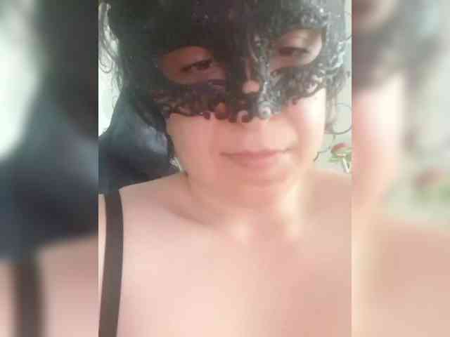 BatGirl-2 Live Webcam on BongaCams