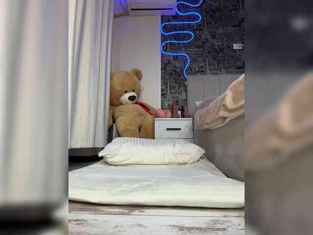 Valeria--sweet webcam