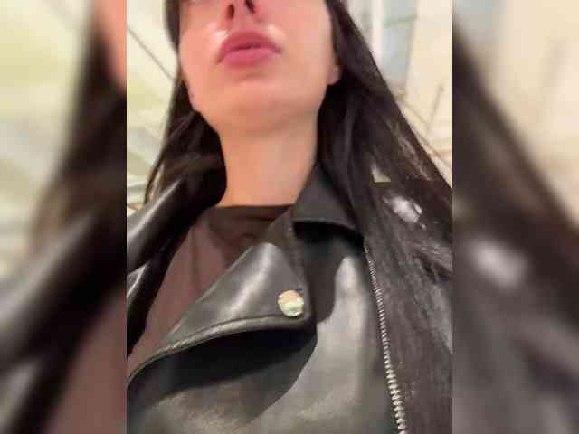 Valeria--sweet webcam