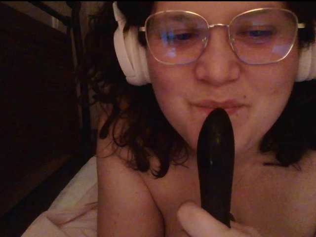 Liloudouce's BongaCams show and profile