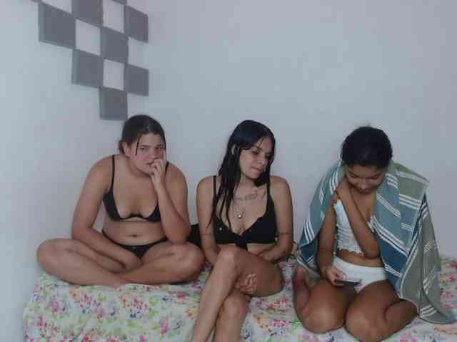 hot-team-777 Live Webcam on BongaCams