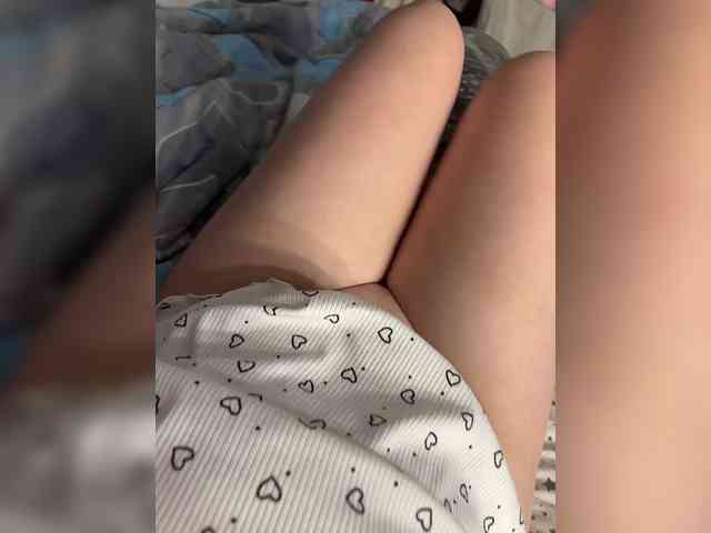 PrettyLovee webcam