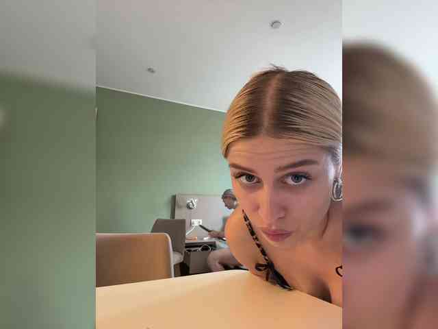 VibroMashulkaDas... Live Webcam on BongaCams