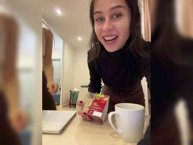 VibroMashulkaDas... Live Webcam on {site_name}