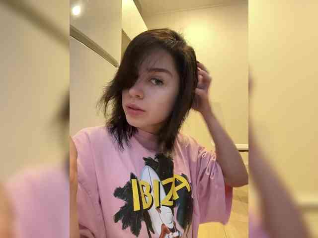 VibroMashulkaDas... Live Webcam on BongaCams