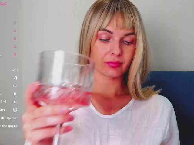 PaulaKiss webcam