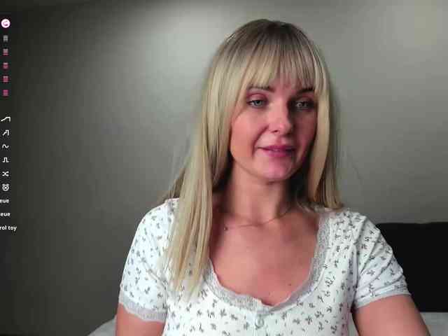 PaulaKiss webcam