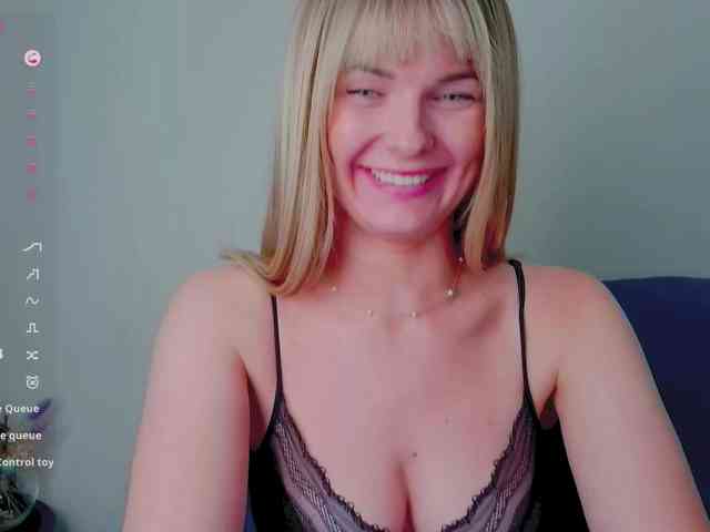 PaulaKiss webcam