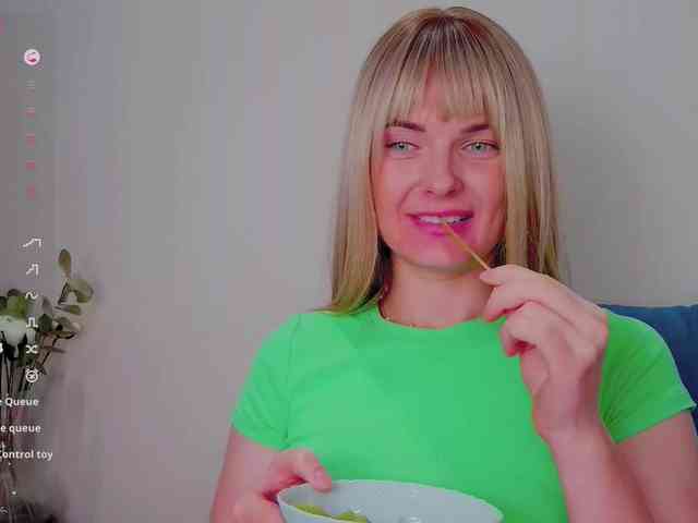 PaulaKiss webcam