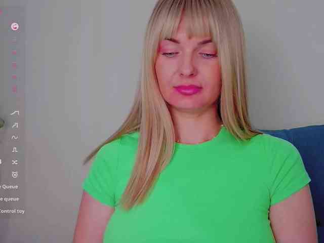 PaulaKiss webcam