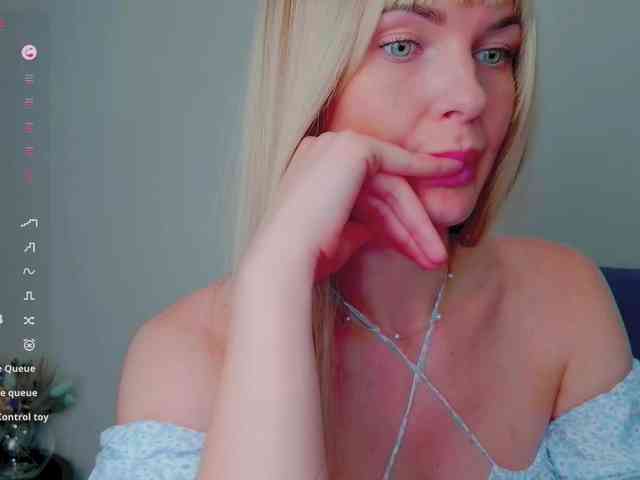 PaulaKiss webcam