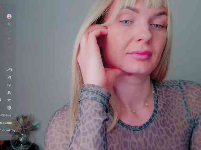 PaulaKiss webcam