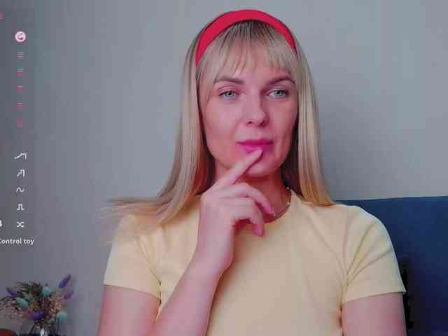 PaulaKiss webcam