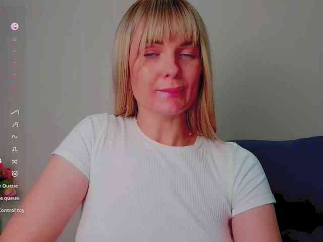 PaulaKiss webcam