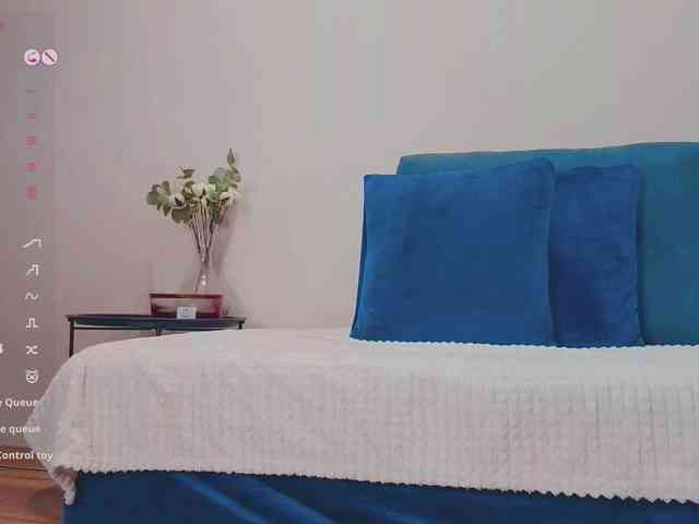 PaulaKiss webcam