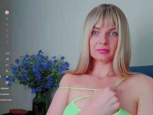 PaulaKiss webcam