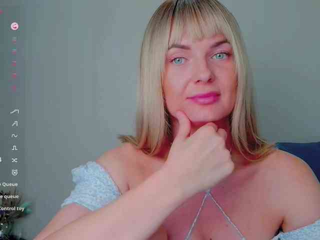 PaulaKiss webcam