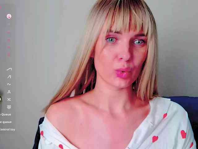 PaulaKiss webcam
