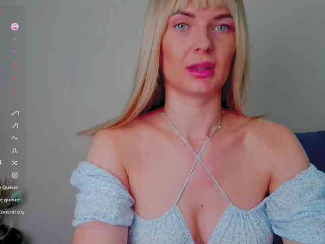 PaulaKiss webcam
