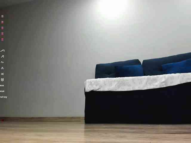 PaulaKiss webcam