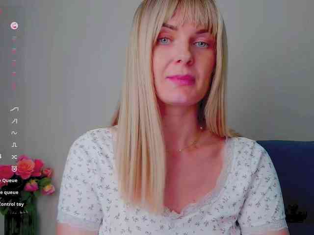 PaulaKiss webcam