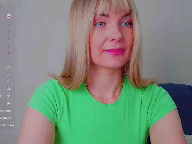 PaulaKiss webcam