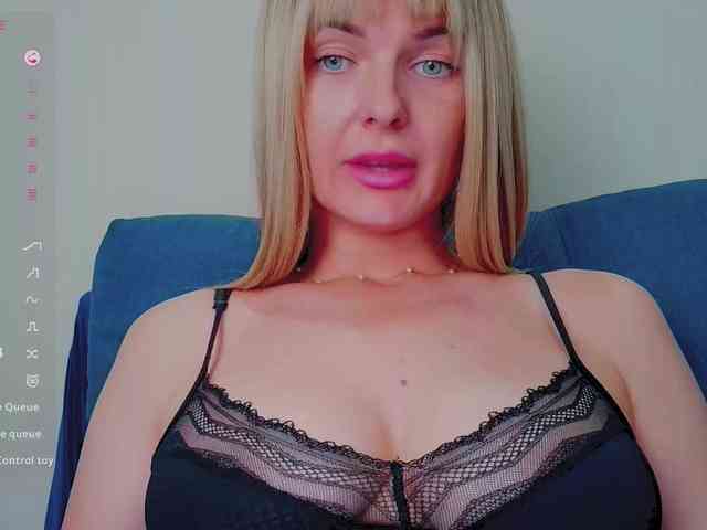 PaulaKiss webcam