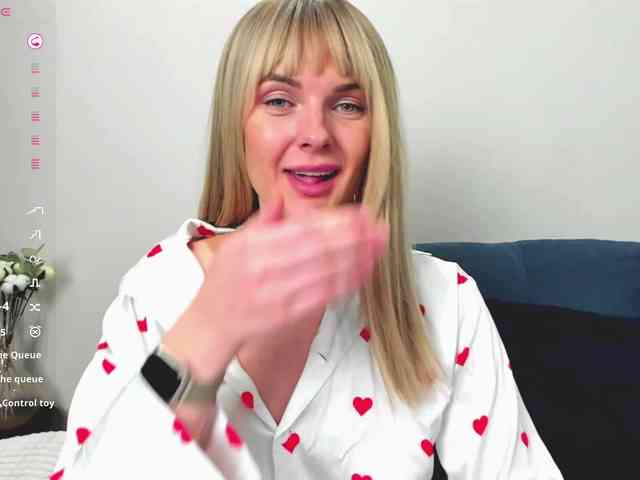 PaulaKiss webcam