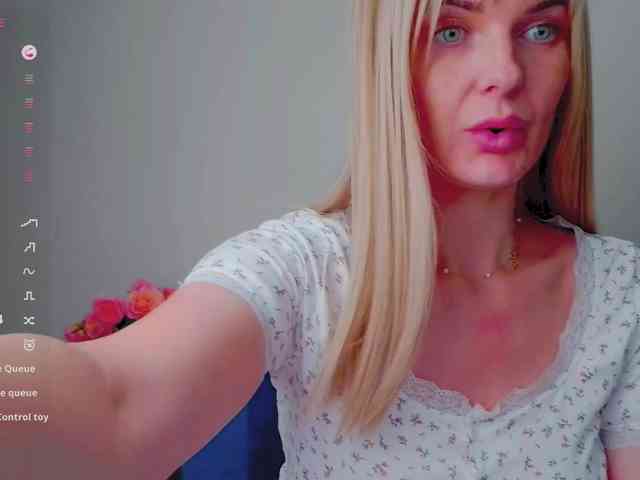 PaulaKiss webcam