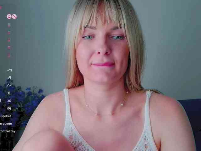 PaulaKiss webcam