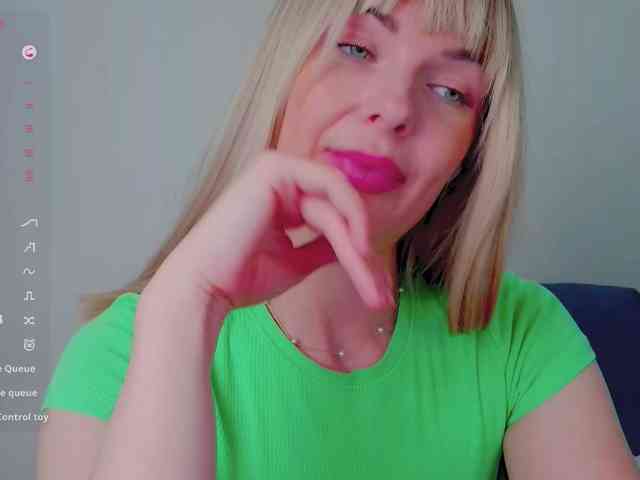 PaulaKiss webcam