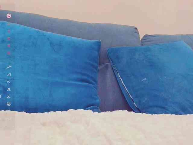PaulaKiss webcam