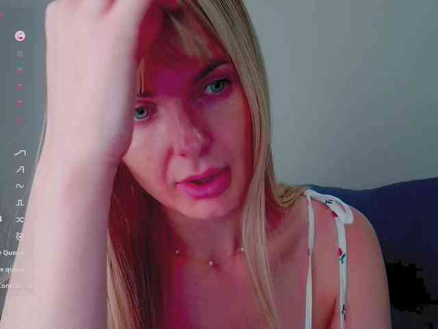 PaulaKiss webcam