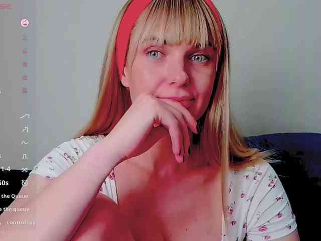 PaulaKiss webcam