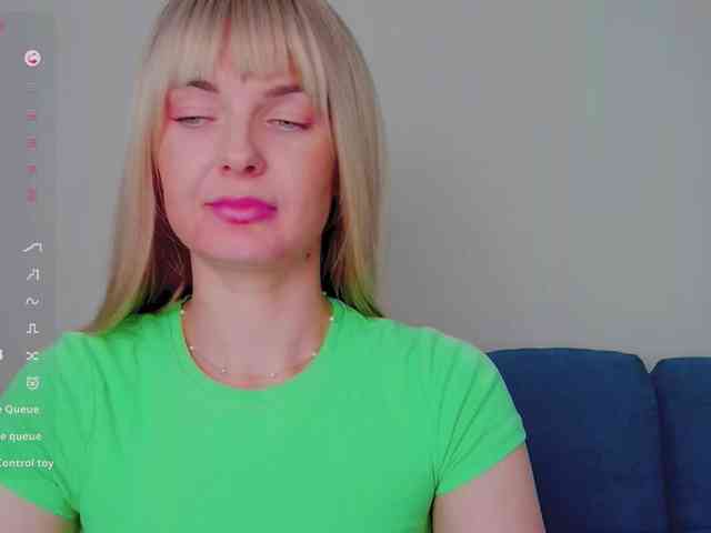 PaulaKiss webcam