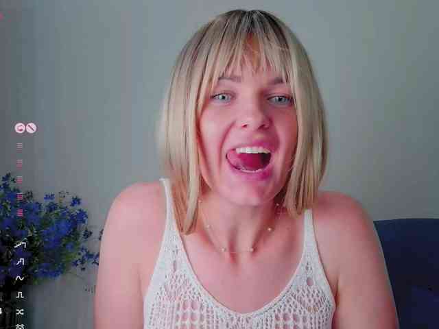 PaulaKiss webcam