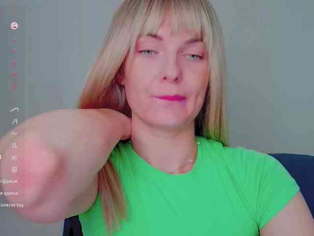 PaulaKiss webcam