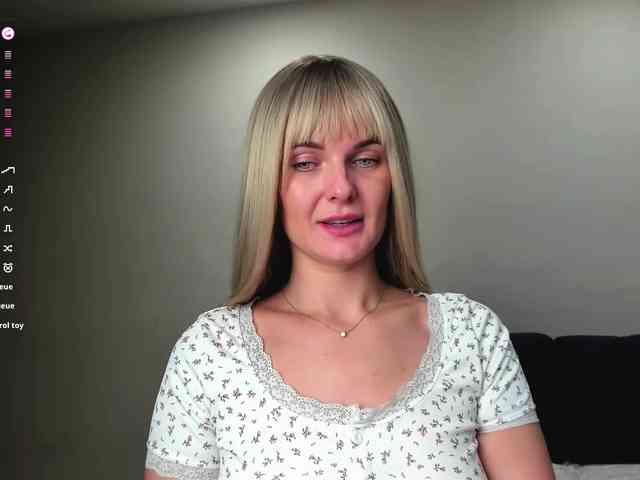PaulaKiss webcam