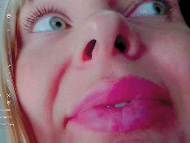 PaulaKiss webcam