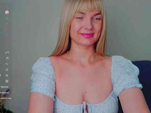 PaulaKiss webcam