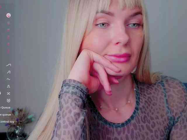 PaulaKiss webcam